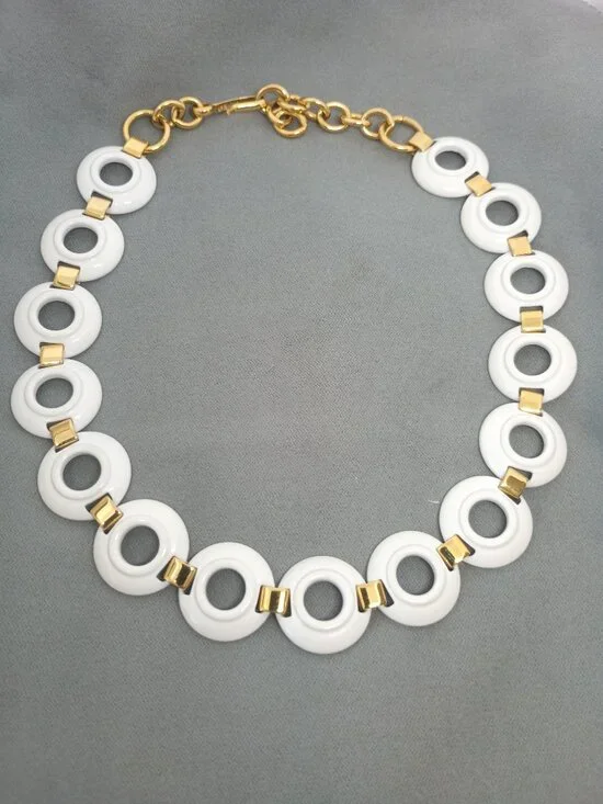 Vintage Monet White Enamel Rings Chain Choker Gold Tone Necklace 16" - Picture 1 of 6